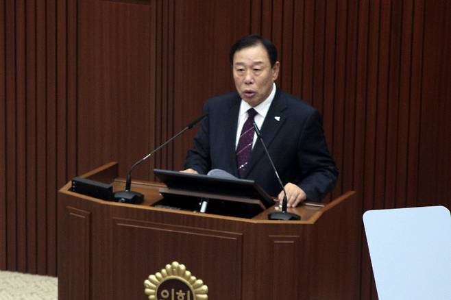 최민호 세종시장이 28일 세종시의회에서 열린 제103회 임시회 제1차 본회의에서 주요업무계획에 대해 발언하고 있다. 사진=조선교 기자