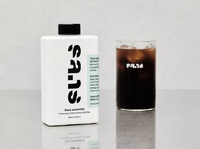 커피 원두가 전혀 들어 있지 않은 프리미엄 대체 커피 음료 ‘산스’ 원액 제품.(사진=산스 홈페이지 갈무리)