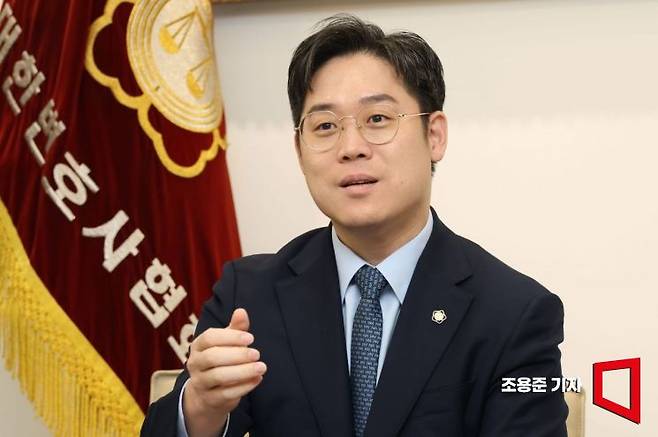 2025년 3월 6일 김정욱 대한변호사협회장이 서울 서초구 변협 사무실에서 아시아경제와 인터뷰하고 있다. 조용준 기자