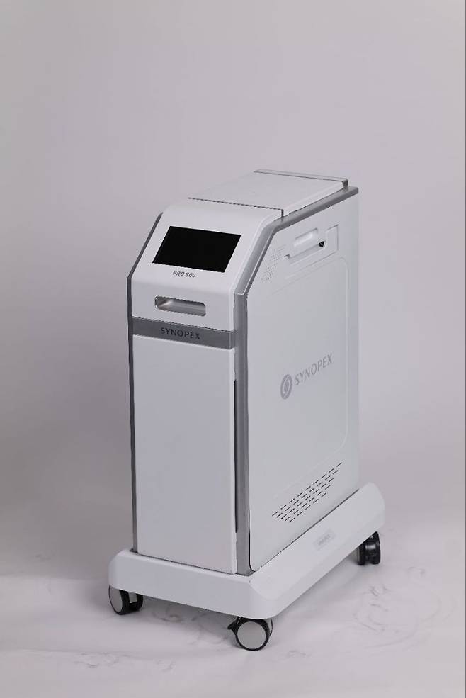 시노펙스 인공신장기용 이동형 정수기. 시노펙스 제공