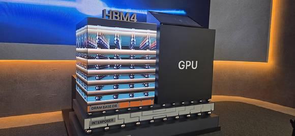 서울 강남구 코엑스에서 개막한 반도체대전(SEDEX)의 SK하이닉스 전시관에 마련된 HBM4 전시공간. 2025.10.22 [사진=박지은 기자]