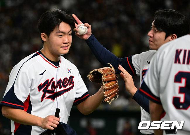 [OSEN=조은정 기자] 한국 야구 대표팀 정우주-원태인. 2025.11.16 /cej@osen.co.kr