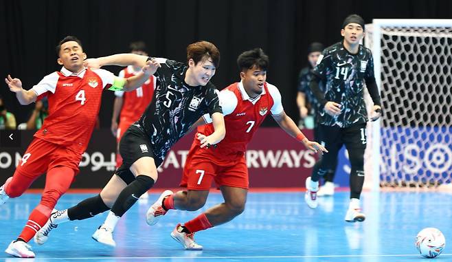 27일(한국시간) 인도네시아 자카르타의 인도네시아 아레나에서 열린 2026 아시아축구연맹(AFC) 풋살 아시안컵 조별리그 A조 1차전 한국과 인도네시아의 경기 모습. /사진=AFC 제공