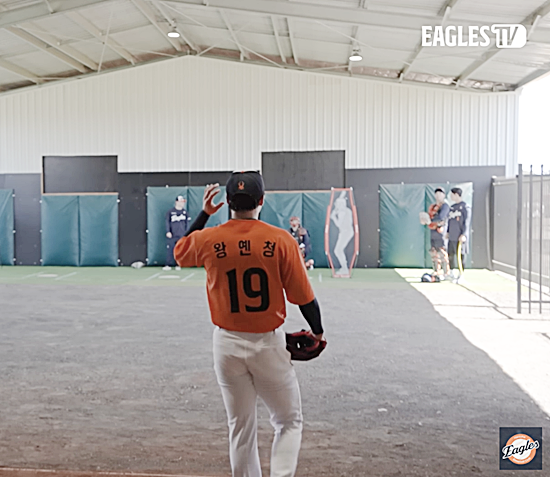 최재훈 깜짝 놀랐다! 못 쳐, 이거 못 쳐!…그런데 왕옌청은 100점 만점에 60점→한화 대만 특급 좌완, 첫 불펜 피칭부터 '80구 폭발'