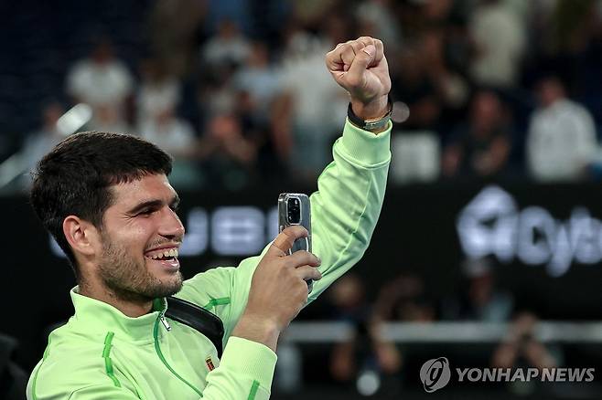 4강 진출 후 기뻐하는 알카라스 [AFP=연합뉴스]