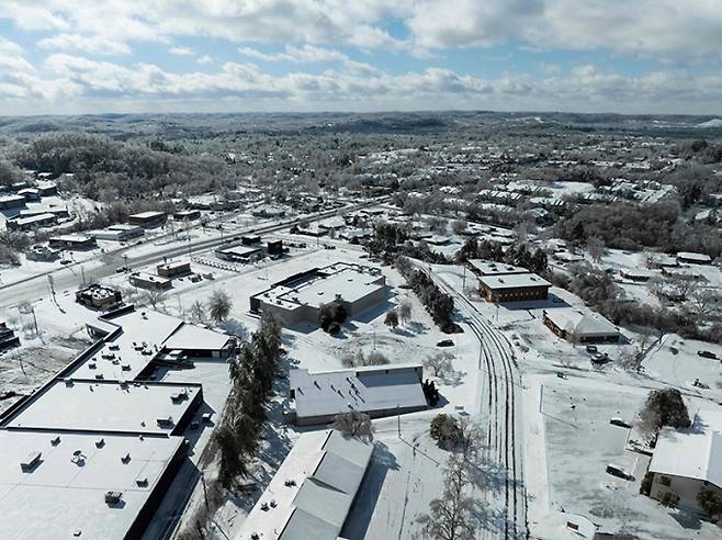 ▲눈 폭풍으로 인해 눈에 뒤덮인 미국 테네시주 내슈빌 (사진=AFP연합뉴스)