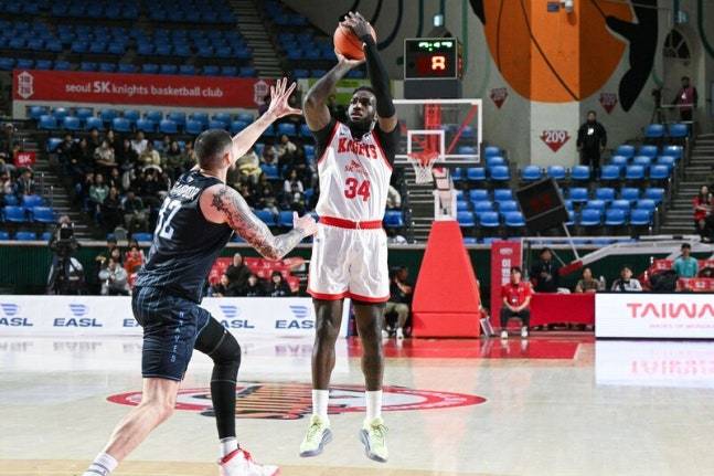 '마카오로 간다!' SK, 워니 '더블더블' 활약 힘입어 대만 푸본 완파...EASL 6강 파이널스 진출 확정