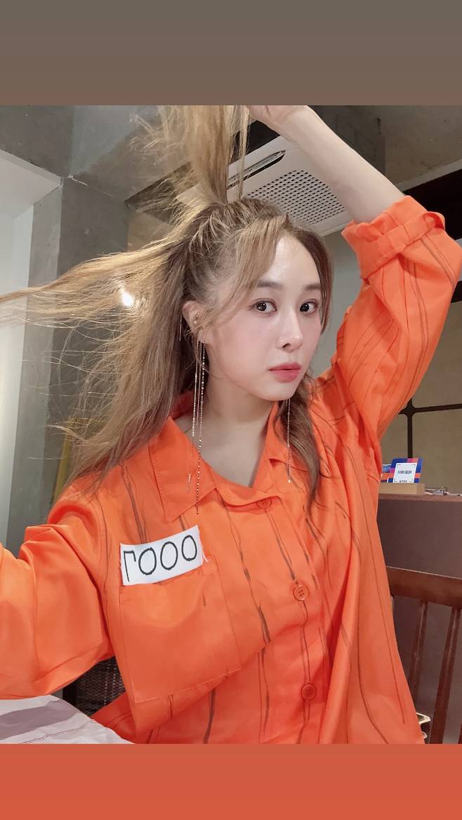 내가 옥주현이라는 죄…캐스팅 몰아주기 논란에 '죄수복' 응수[SC이슈]