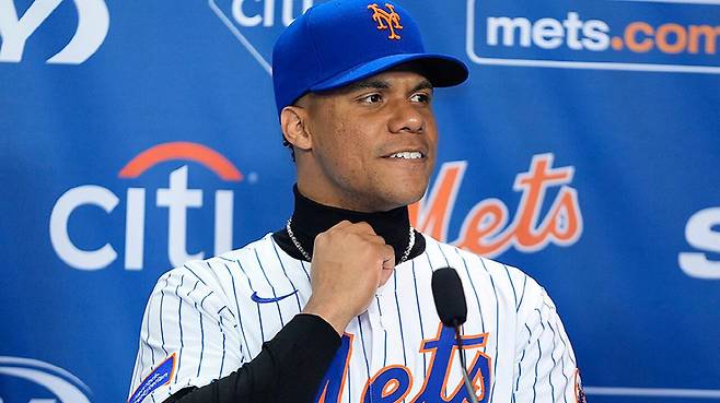 후안 소토는 2024년 12월 15년 7억6500만달러에 FA 계약을 맺고 뉴욕 메츠 유니폼을 입었다. AP연합뉴스