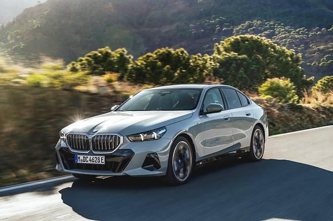 사진 : BMW i5