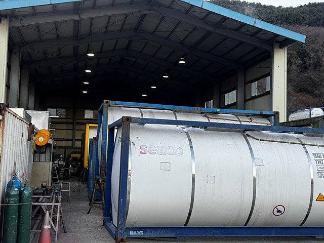 ISO탱크 정비 시설 내부