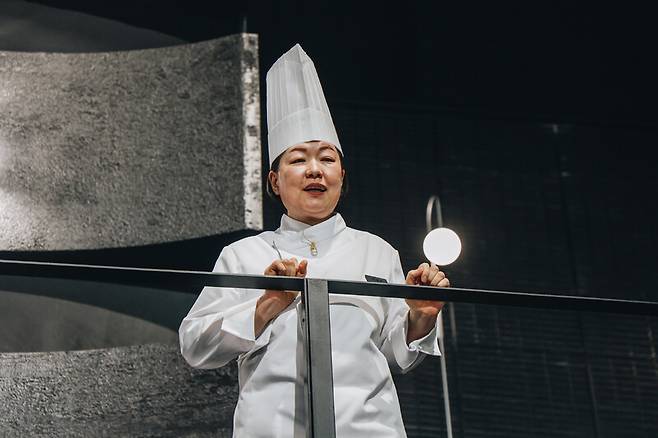 ‘흑백요리사: 요리 계급 전쟁’ 시즌2에 출연한 이금희 조리장. 넷플릭스 제공