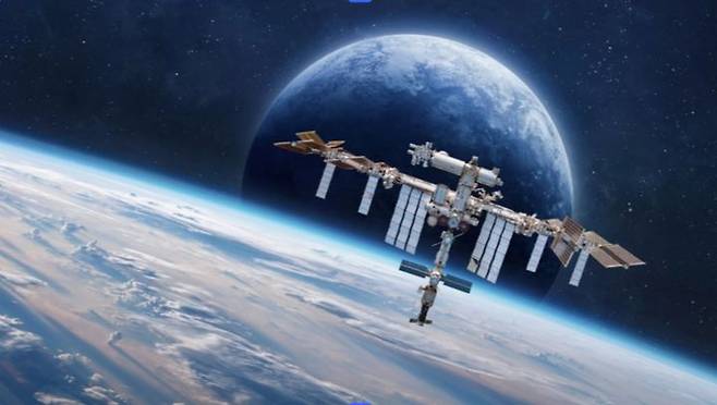 아르테미스 2호에 실려 우주로 향하는 우리나라 큐브위성 'K-RadCube(K-라드큐브)' 상상도. (사진=우주항공청 제공) *재판매 및 DB 금지