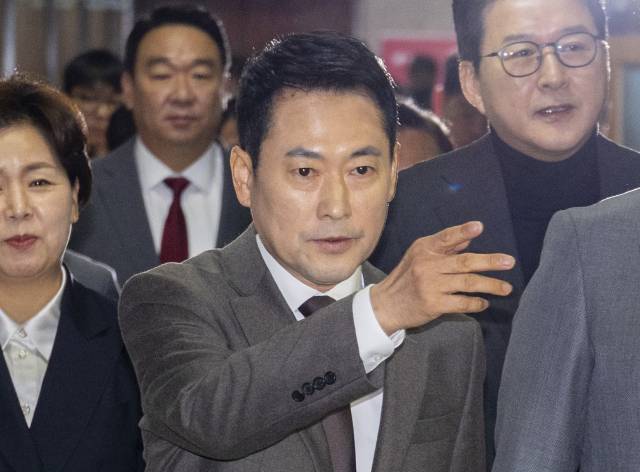 ▲국민의힘 장동혁 대표가 29일 국회에서 열린 최고위원회의에 입장하고 있다. ⓒ연합뉴스