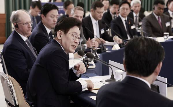 이재명&nbsp;대통령이 28일 청와대에서 열린 외국인투자기업 간담회에서 발언하고 있다. 2026. 01.28 [청와대통신사진기자단] 연합뉴스