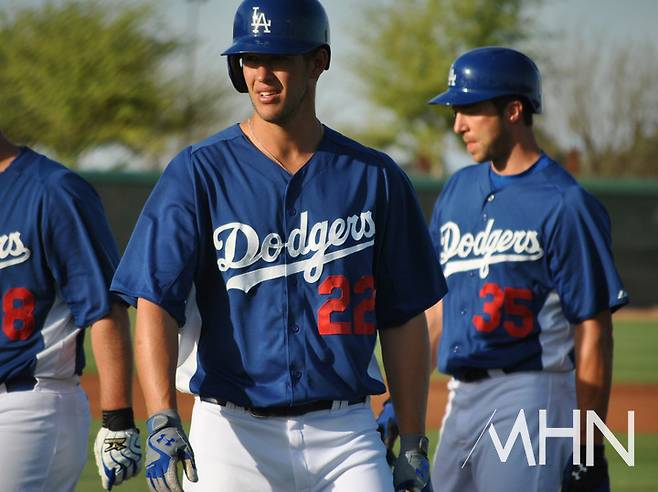 (커쇼는 타자로 나섰을 때도 종종 안타를 치는 등 재능을 보여줬다)