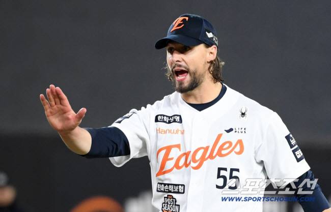 네가 거기서 왜 나와 한화 출신 와이스 선발 경쟁 먹구름? HOU, SF와 트레이드로 대만 국대 선발 영입