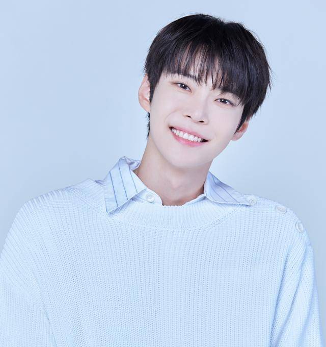 국제구호개발 NGO 월드비전은 그룹 NCT 멤버 도영이 생일을 맞아 자립준비청년 지원사업을 위한 후원금 1억 원을 전달했다고 30일 밝혔다. SM엔터테인먼트 제공