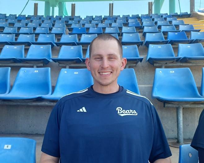 시드니 블랙타운 야구장에서 인터뷰하는 플렉센. 시드니=김식 기자