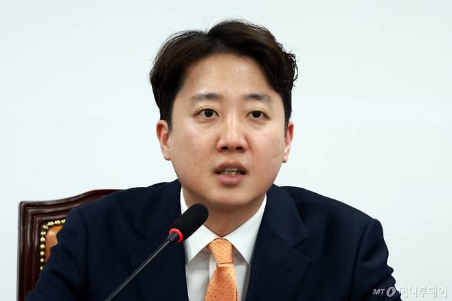 [서울=뉴시스] 고승민 기자 = 이준석 개혁신당 대표가 26일 서울 여의도 국회에서 열린 최고위원회의에서 발언하고 있다. 2026.01.26. kkssmm99@newsis.com /사진=고승민