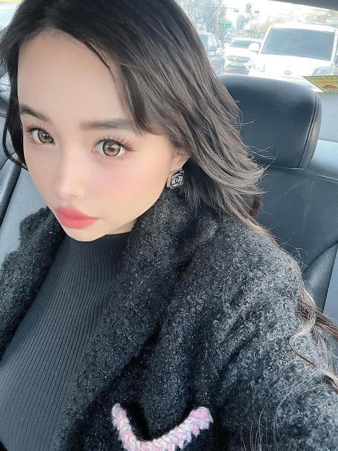 박봄 사회관계망서비스 계정