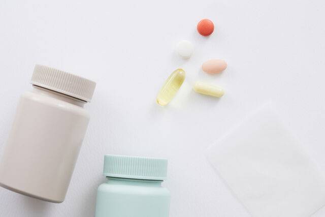 유산균과 프로바이오틱스 모두 장내 환경 개선에 도움을 주지만 차이가 있다. 클립아트코리아