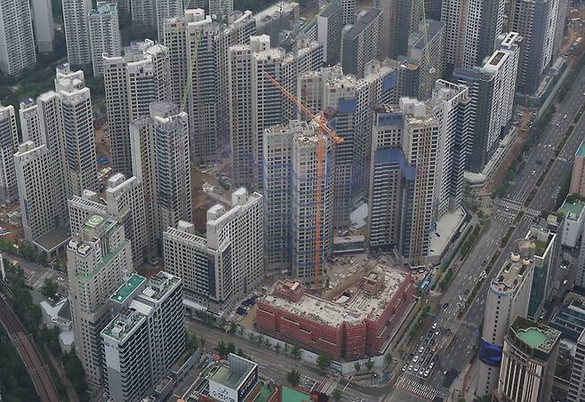 1월 서울 오피스텔 평균 매매가는 3억770만원을 기록하며 1년째 오름세를 이어갔지만, 소액 투자용인 소형 면적은 오히려 하락세로 돌아서는 등 단지별·면적별 ‘옥석 가리기’가 본격화되고 있다. 연합뉴스