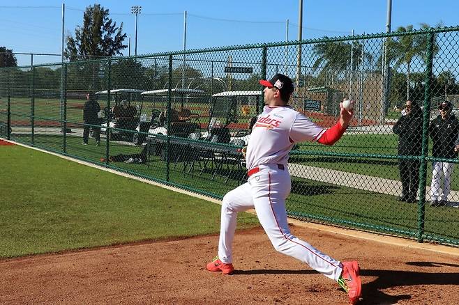 ▲ 앤서니 베니지아노는 좌완으로 강력한 구위를 가지고 있고, 높은 팔 높이와 크로스 스텝으로 특히 좌타자에게 강력한 경쟁력을 발휘할 것으로 기대를 모은다 ⓒSSG랜더스