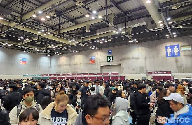 전시장 내부 대기줄도 상당히 길다 (사진=최은상 기자)