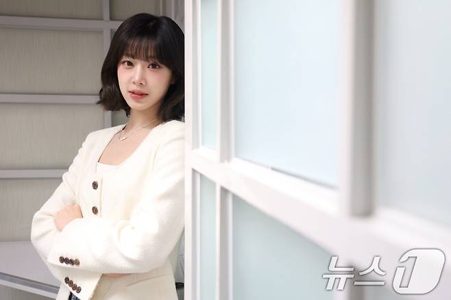 그룹 트리플에스(tripleS)의 니엔이 21일 서울 종로구 뉴스1에서 가진 인터뷰에 앞서 포즈를 취하고 있다. 2026.1.21/뉴스1 ⓒ News1 이광호 기자