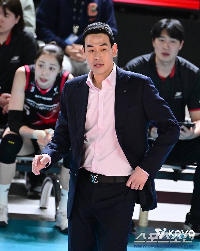 인기에 취해 노력 안하는 거 아닌가? 정관장 고희진 감독의 작심 쓴소리 져도 의미 있게 져야