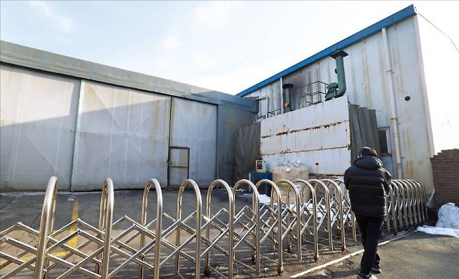 30일 인천 남동국가산업단지의 한 공장 문이 닫혀 있다. 우량 중소 업체들이 입주한 국가산단에서도 각종 노동 규제와 높은 상속세, 고환율, 불황 등의 여파로 휴·폐업 기업이 급증하고 있다. /이솔 기자