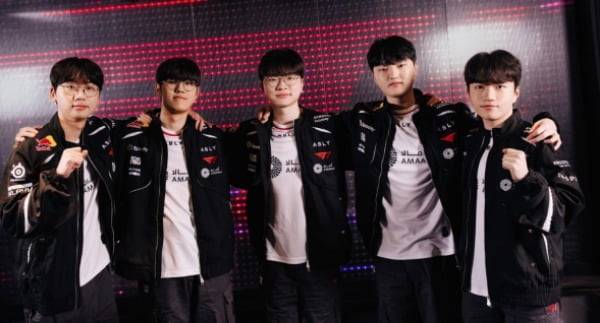 4승 0패로 바론 그룹 2위에 오른 T1 / LCK 제공