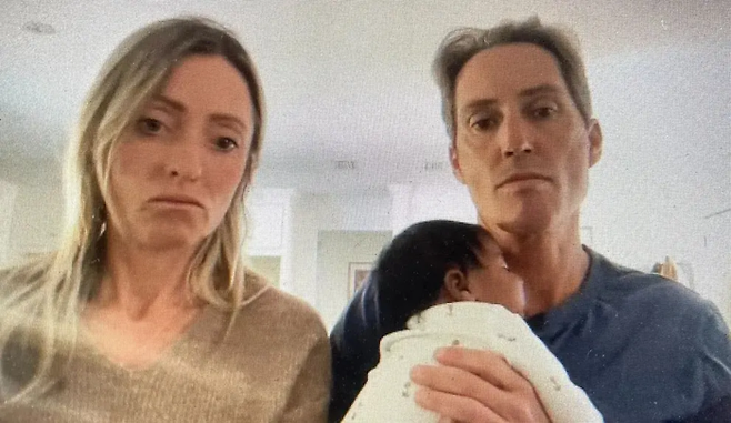 미국 플로리다주에서 한 백인 부부가 불임 치료 과정에서 배아 관리 오류로 생물학적 관계가 없는, ‘비백인’ 아이를 출산했다. [뉴욕포스트]