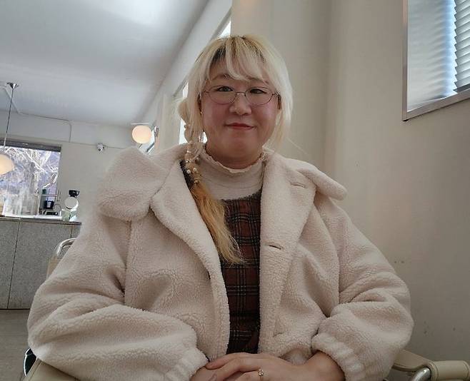 [서울=뉴시스] 국내 유일의 저시력인 화면해설 작가이자 배리어프리버전 제작자인 강내영 작가 (사진=강내영 작가 제공) 2026.01.30. photo@newsis.com *재판매 및 DB 금지