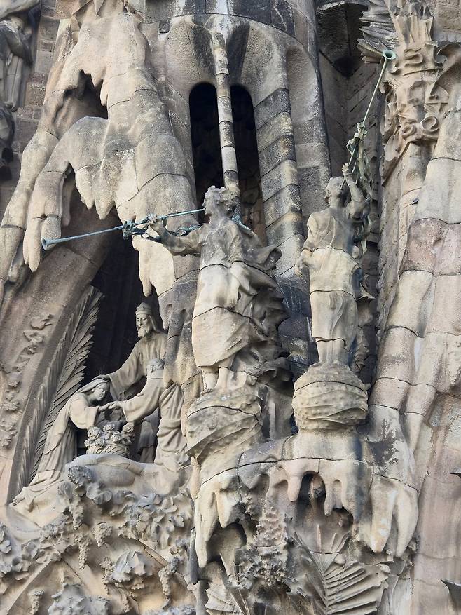 탄생의 파사드 천사의 나팔.