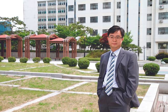 주식투자를 기피했던 법무법인 강산 대표 김은유 변호사는 팔란티어와 엔비디아에 투자해 2100% 수익률을 냈다. 김은유 제공