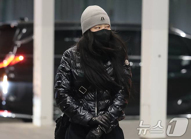 블랙핑크 제니가 해외 일정을 위해 30일 인천국제공항을 통해 미국 LA로 출국하고 있다. 2026.1.30/뉴스1 ⓒ News1 권현진 기자