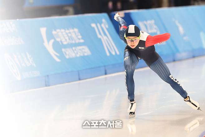 김민선이 빙판 위를 질주하고 있다. 사진 | 스포츠서울DB