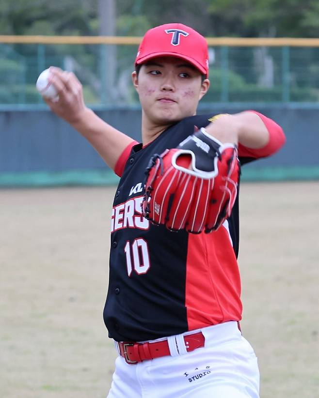 이범호 KIA 타이거즈 감독이 올해 5선발 경쟁 후보로 꼽은 김태형. 사진제공=KIA 타이거즈