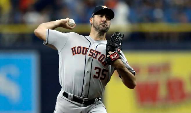 49HR-사이영상 3회 투수, 이대로 미아 전락? 캠프 코앞인데 계약 못한 FA들…대체 왜?