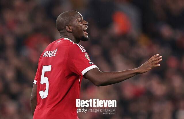 아버지 보내고 돌아온 밤, 골 넣고 무너졌다… 안필드 적신 코나테의 눈물, 그래도 리버풀 위해 돌아와야 했다