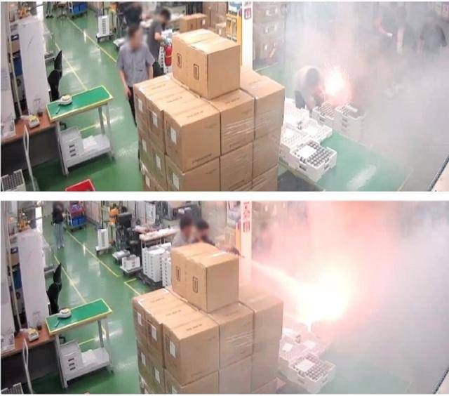 지난해 6월 24일 경기 화성시 서신면 일차전지 제조업체 아리셀 작업장에 불이 나자 근로자가 일반 소화기를 들고 불을 끄려 하고 있다. 이들은 일차전지 폭발 사고 때는 곧바로 대피해야 한다는 교육을 제대로 받지 못했다. 고용노동부 '2025 중대재해 사고백서'