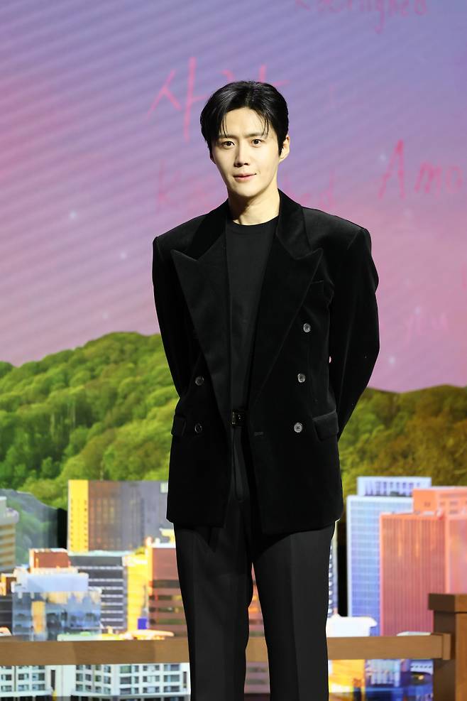 김선호, 가족 법인 설립에 탈세 의혹까지…소속사 “입장 정리 중”