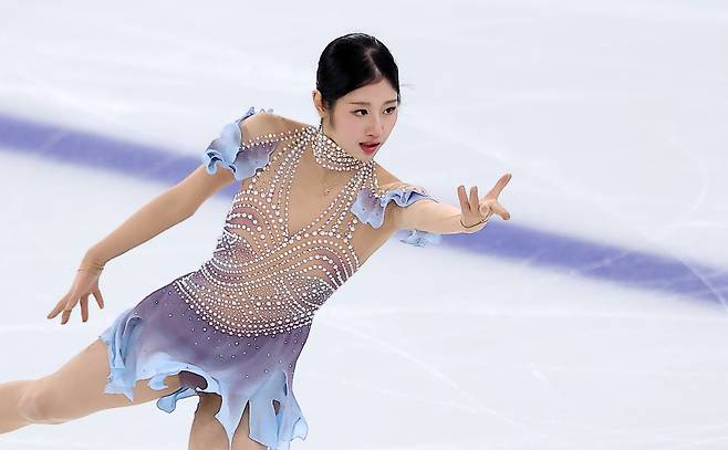 Figure skater Lee Hae-in performs her short program at the Mokdong Ice Rink in Seoul’s Yangcheon District, western Seoul, on Jan. 3. [NEWS1]