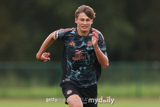 바이에른 뮌헨, 이적 시장 마감 직전 AC밀란과 수비수 이적 협상…'이적료 조율 중'