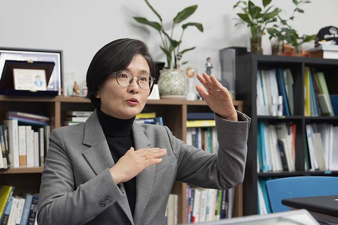 1월28일 오후 서울 여의도 국회 의원회관 사무실에서 만난 더불어민주당 경북도당위원장인 임미애 의원이 시사저널과 인터뷰를 진행하고 있다. ⓒ시사저널 이종현