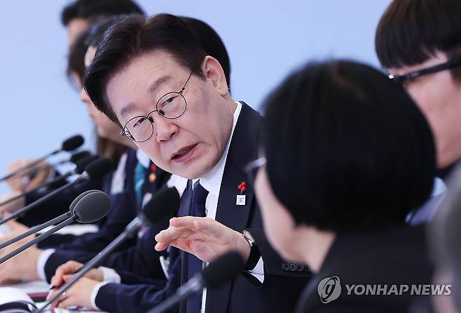 이재명 대통령, 국가창업시대 전략회의 발언 (서울=연합뉴스) 김도훈 기자 = 이재명 대통령이 30일 청와대에서 열린 국가창업시대 전략회의 'K-스타트업이 미래를 만든다'에서 발언하고 있다. 2026.1.30 superdoo82@yna.co.kr