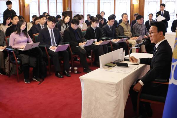 김민석 국무총리가 2일 서울 종로구 삼청동 총리공관에서 열린 출입기자단 간담회에서 발언하고 있다. 2026.2.2. 연합뉴스