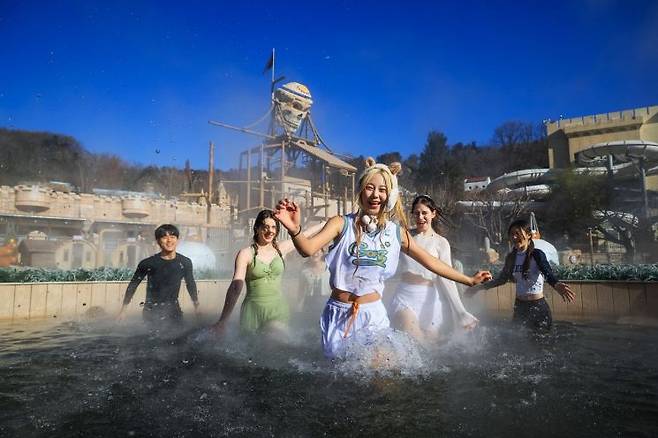 '윈터 스파 캐비'로 변신한 캐리비안 베이. 삼성물산